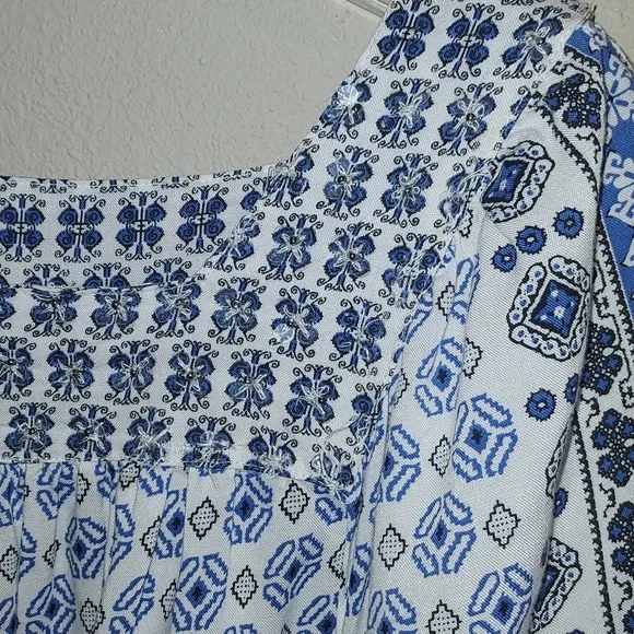 Intro Blouse - Picture 3 of 10